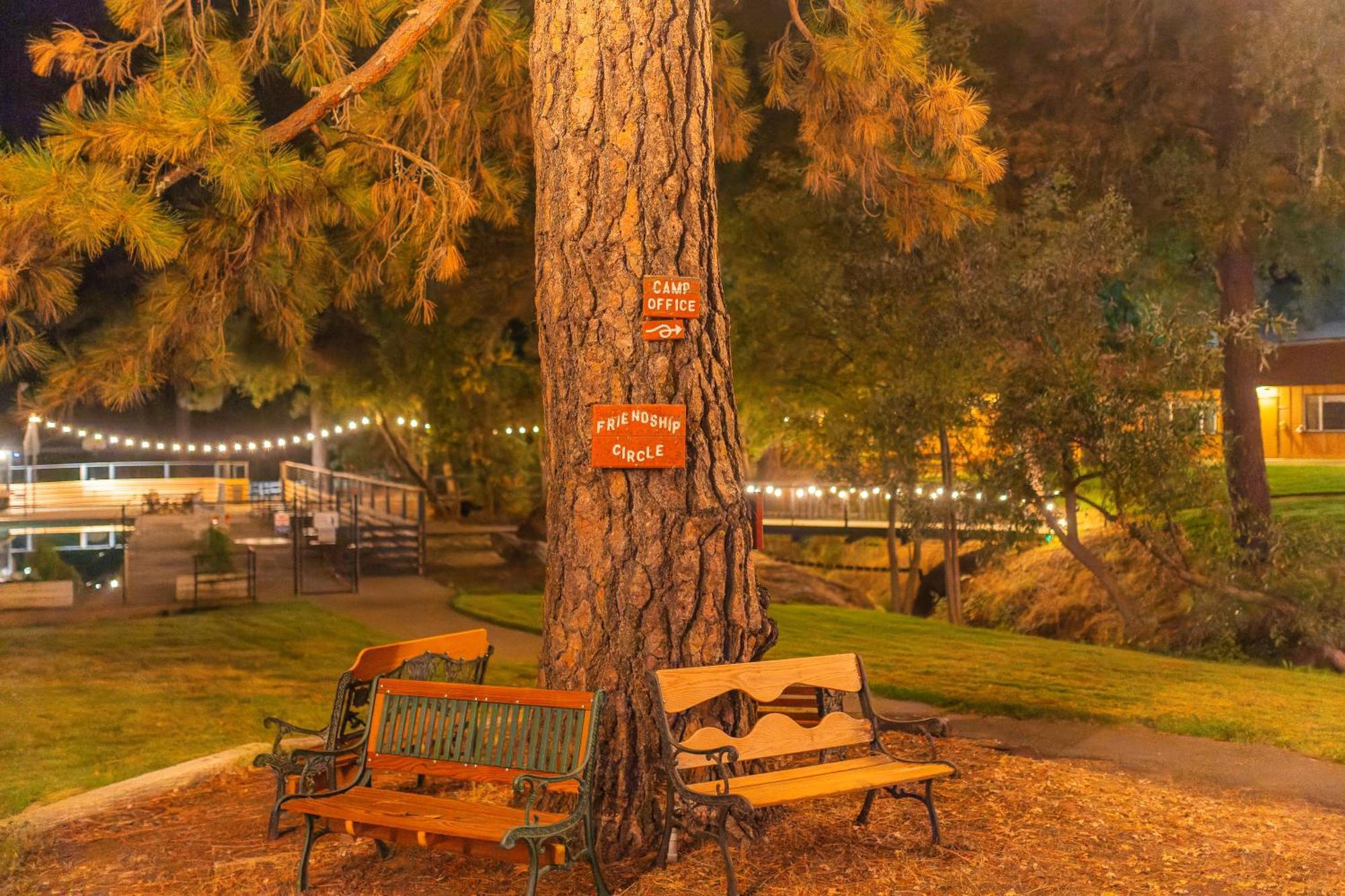 Camp Silver Spur Hotel Tuolumne Exterior photo